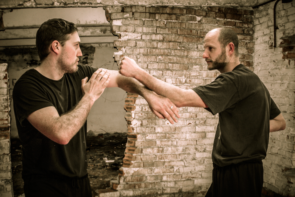 Wing Chun Bong Chor Sau literally means 'Wrong' Bong. However, it is not wrong as it will happen. Not ideal would be better. The wrong refers to the high risk from the opponent other arm.
