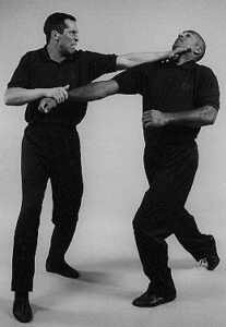 Wing Chun Wooden Dummy Throat Cut