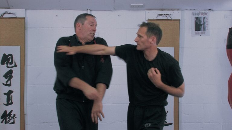 Wing Chun Chi Sau Shoulder Roll